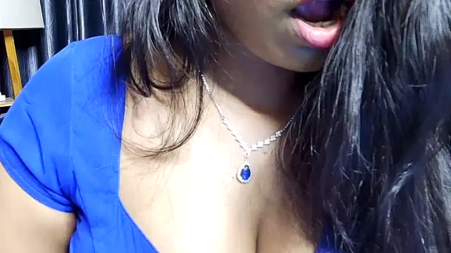 Snapshot of Webrowncouple chatting on November 13, 2025, 4:00 pm Webrowncouple online show from November 13, 2025, 4:00 pm