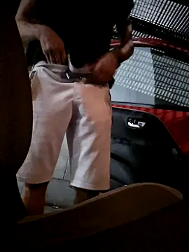 KalendaXL online show from September 16, 2025, 5:47 pm