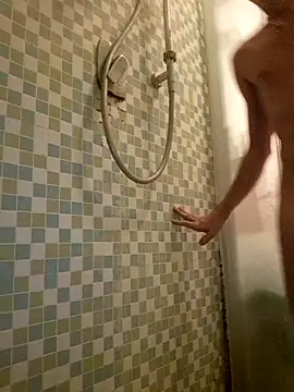 KalendaXL online show from October 30, 2025, 9:33 pm