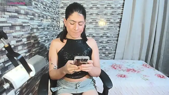 xxxEmmaxx online show from March 17, 2026, 3:20 am