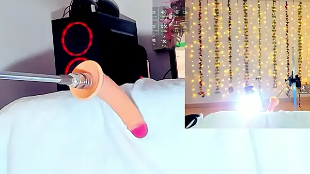 Kitty  Rose   online show from November 8, 2025, 10:19 am