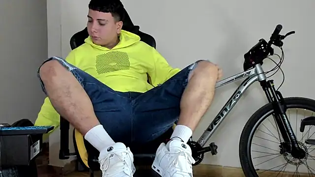 Snapshot of HELLSTAR chatting on October 20, 2025, 8:04 am HELLSTAR online show from October 20, 2025, 8:04 am