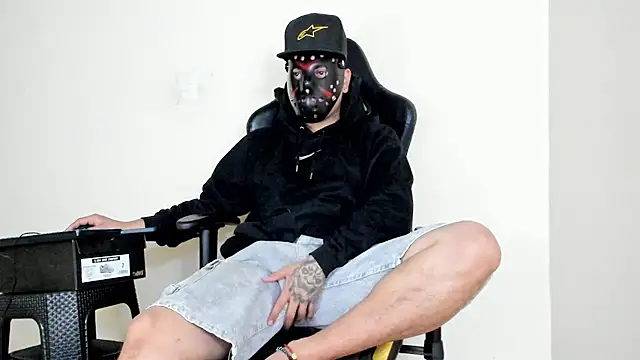 Snapshot of HELLSTAR chatting on November 1, 2025, 5:36 am HELLSTAR online show from November 1, 2025, 5:36 am