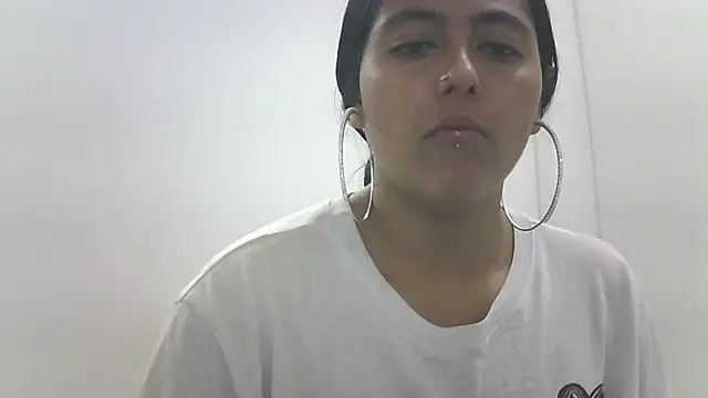 Snapshot of Melodyqueen_ chatting on September 24, 2025, 12:07 am Melodyqueen  online show from September 24, 2025, 12:07 am