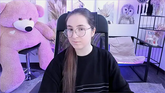 VirtuallVoyant online show from December 16, 2025, 7:23 am