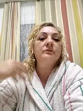 Snapshot of clarabbw47 chatting on April 25, 2026, 8:28 pm clarabbw47 online show from April 25, 2026, 8:28 pm