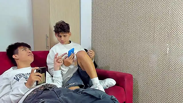 willy sexxx18 online show from March 24, 2026, 7:25 pm