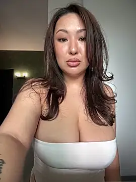 Snapshot of thedaynahoney chatting on April 24, 2026, 6:37 am thedaynahoney online show from April 24, 2026, 6:37 am