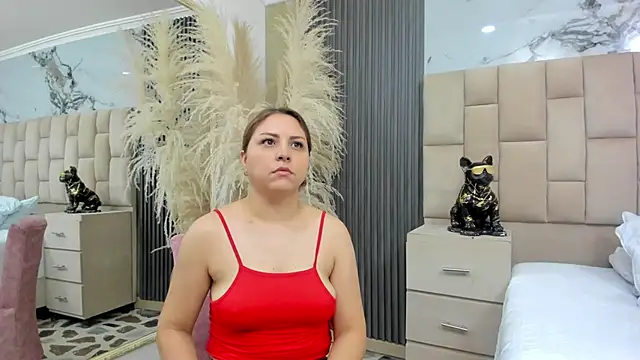 cloesummerr  online show from February 2, 2026, 1:10 pm