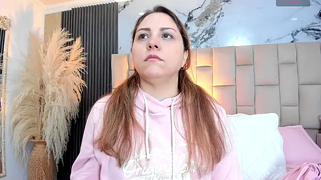 Snapshot of cloesummerr_ chatting on March 7, 2026, 12:32 pm cloesummerr online show from March 7, 2026, 12:32 pm