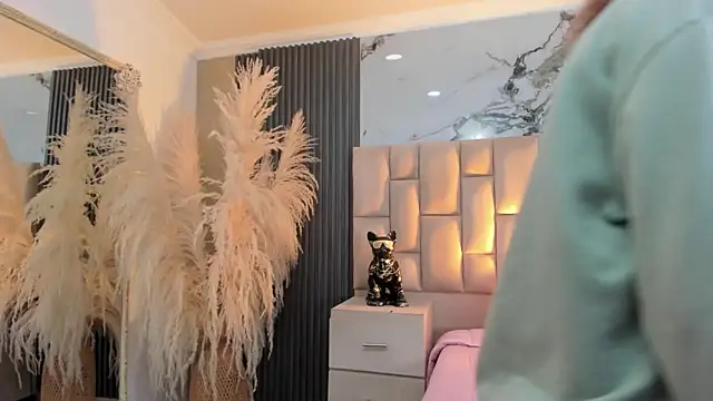 Snapshot of cloesummerr_ chatting on March 14, 2026, 12:22 pm cloesummerr online show from March 14, 2026, 12:22 pm