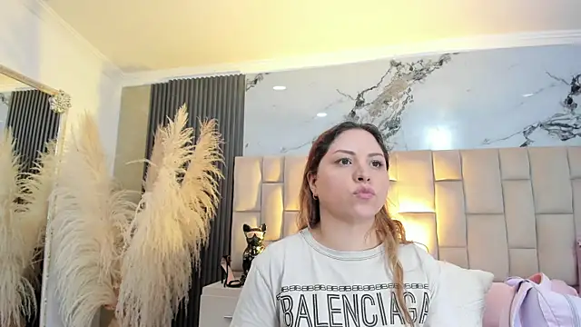 Snapshot of cloesummerr_ chatting on April 23, 2026, 1:02 pm cloesummerr online show from April 23, 2026, 1:02 pm