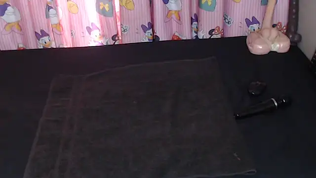 TrishahXo online show from May 24, 2026, 10:15 am