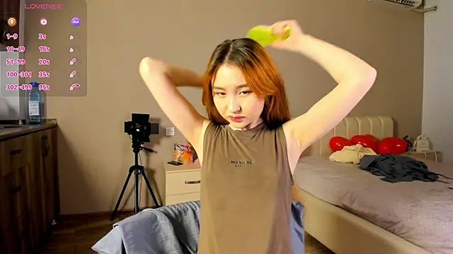 Snapshot of Clarity_Yumi chatting on December 15, 2025, 2:56 pm Clarity Yumi online show from December 15, 2025, 2:56 pm