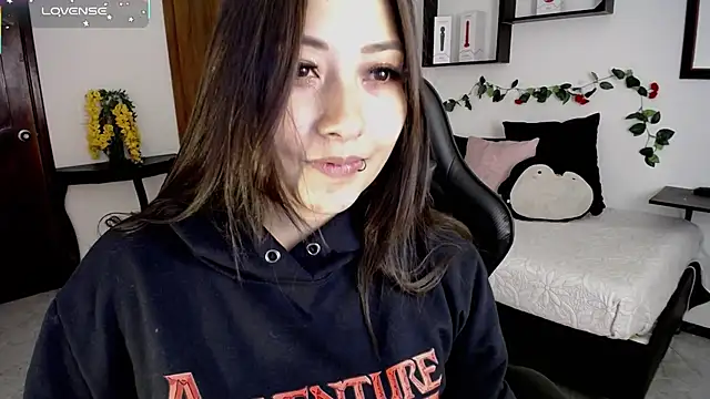 Mia 1120 online show from November 14, 2025, 10:02 pm