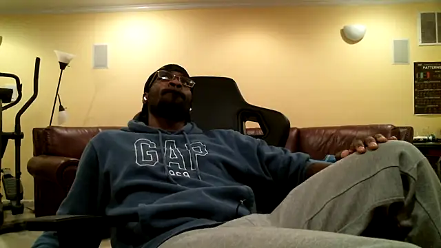 james421   online show from May 3, 2026, 4:17 am