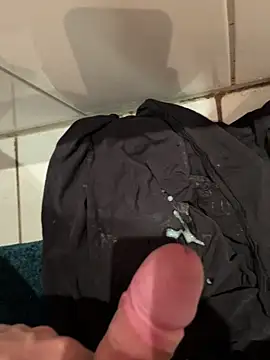 Syrocc online show from November 30, 2025, 10:32 pm