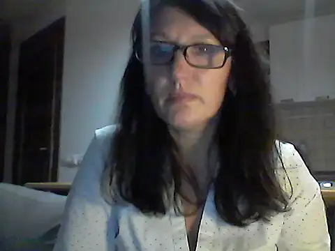 Snapshot of Elena48324 chatting on October 31, 2025, 7:54 pm Elena48324 online show from October 31, 2025, 7:54 pm