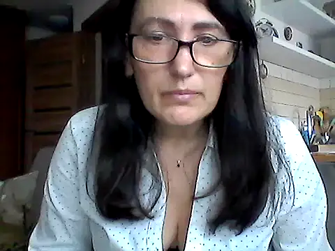 Snapshot of Elena48324 chatting on March 31, 2026, 10:50 am Elena48324 online show from March 31, 2026, 10:50 am