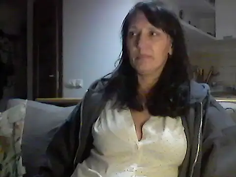 Snapshot of Elena48324 chatting on December 3, 2025, 6:18 pm Elena48324 online show from December 3, 2025, 6:18 pm