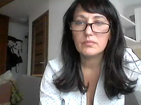 Snapshot of Elena48324 chatting on November 8, 2025, 1:03 pm Elena48324 online show from November 8, 2025, 1:03 pm