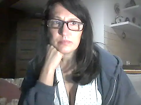 Snapshot of Elena48324 chatting on March 12, 2026, 6:34 pm Elena48324 online show from March 12, 2026, 6:34 pm