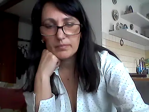 Snapshot of Elena48324 chatting on April 15, 2026, 11:16 am Elena48324 online show from April 15, 2026, 11:16 am