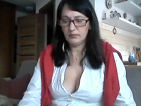 Snapshot of Elena48324 chatting on February 20, 2026, 9:33 am Elena48324 online show from February 20, 2026, 9:33 am