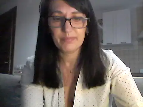 Snapshot of Elena48324 chatting on April 16, 2026, 5:03 pm Elena48324 online show from April 16, 2026, 5:03 pm