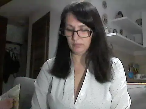 Snapshot of Elena48324 chatting on April 8, 2026, 5:14 pm Elena48324 online show from April 8, 2026, 5:14 pm