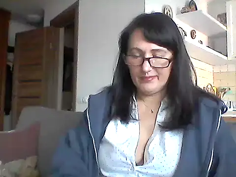 Snapshot of Elena48324 chatting on March 8, 2026, 7:22 am Elena48324 online show from March 8, 2026, 7:22 am
