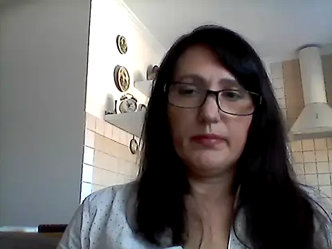 Snapshot of Elena48324 chatting on April 7, 2026, 9:55 am Elena48324 online show from April 7, 2026, 9:55 am