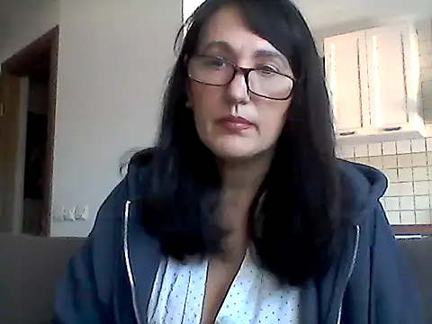 Snapshot of Elena48324 chatting on March 6, 2026, 11:27 am Elena48324 online show from March 6, 2026, 11:27 am