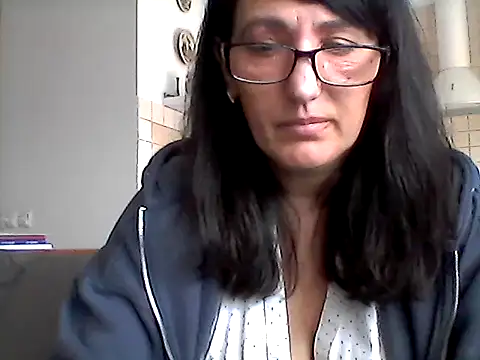 Snapshot of Elena48324 chatting on April 13, 2026, 10:41 am Elena48324 online show from April 13, 2026, 10:41 am