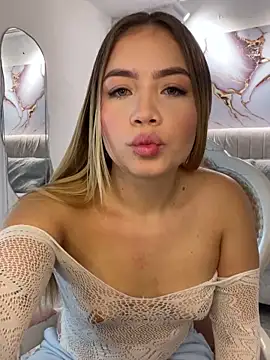 Snapshot of _Tiffany1 chatting on November 2, 2025, 6:35 pm Tiffany1 online show from November 2, 2025, 6:35 pm