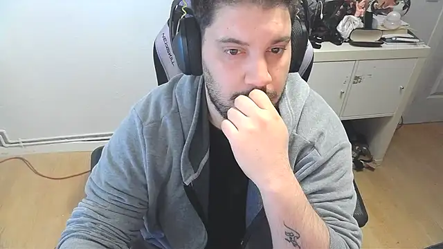 Snapshot of axelsito2 chatting on April 4, 2026, 4:30 am axelsito2 online show from April 4, 2026, 4:30 am