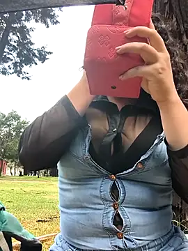 Snapshot of Yaya_watson chatting on November 8, 2025, 8:23 pm Yaya watson online show from November 8, 2025, 8:23 pm