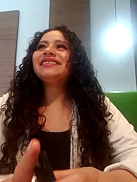 Snapshot of Yaya_watson chatting on October 7, 2025, 8:21 pm Yaya watson online show from October 7, 2025, 8:21 pm