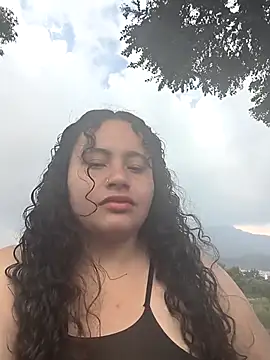 Snapshot of Yaya_watson chatting on December 16, 2025, 8:13 pm Yaya watson online show from December 16, 2025, 8:13 pm