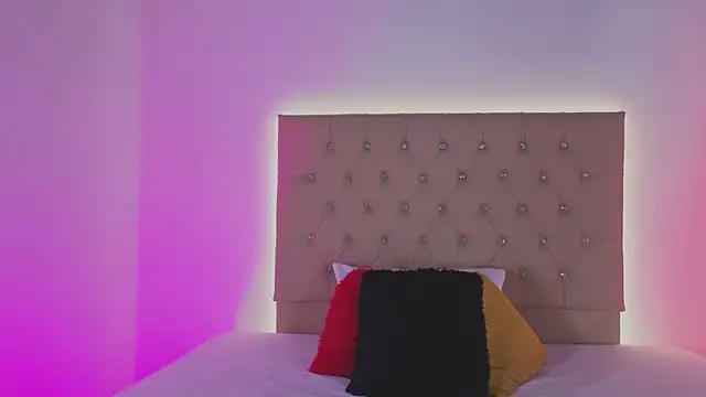 Snapshot of Zafiro__Brown chatting on November 12, 2025, 11:58 am Zafiro Brown online show from November 12, 2025, 11:58 am