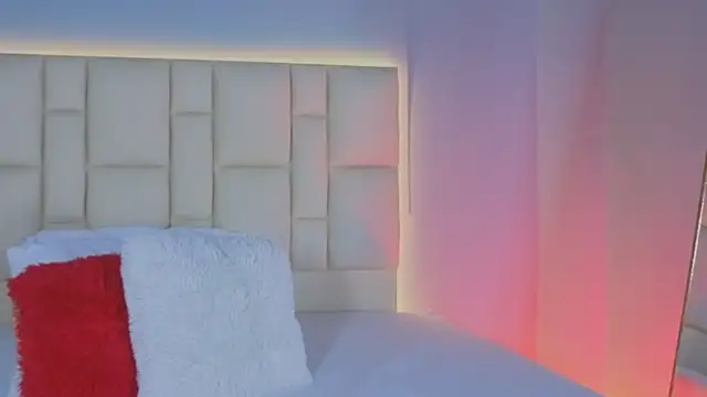 Snapshot of Zafiro__Brown chatting on November 30, 2025, 1:12 pm Zafiro Brown online show from November 30, 2025, 1:12 pm