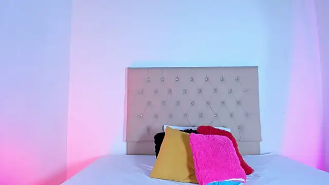 Snapshot of Zafiro__Brown chatting on November 2, 2025, 11:59 am Zafiro Brown online show from November 2, 2025, 11:59 am