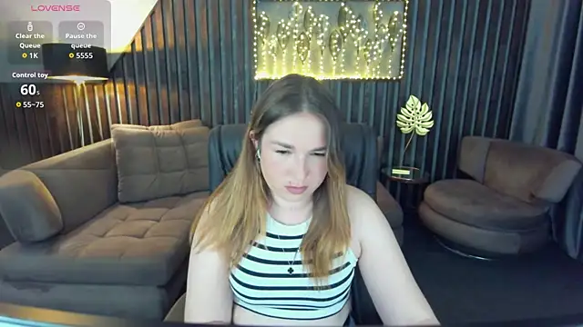 Snapshot of Sofii_darling chatting on May 10, 2026, 4:31 pm Sofii darling online show from May 10, 2026, 4:31 pm