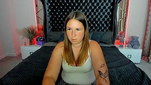 Snapshot of Sofii_darling chatting on July 5, 2026, 4:25 pm Sofii darling online show from July 5, 2026, 4:25 pm