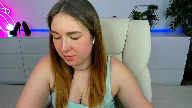 Snapshot of Sofii_darling chatting on March 12, 2026, 5:39 pm Sofii darling online show from March 12, 2026, 5:39 pm