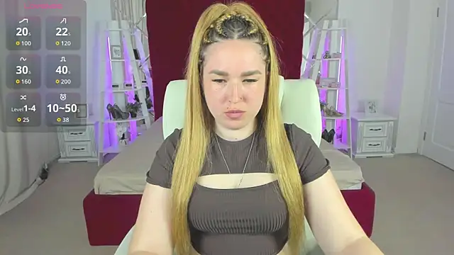 Snapshot of Sofii_darling chatting on April 7, 2026, 4:42 pm Sofii darling online show from April 7, 2026, 4:42 pm