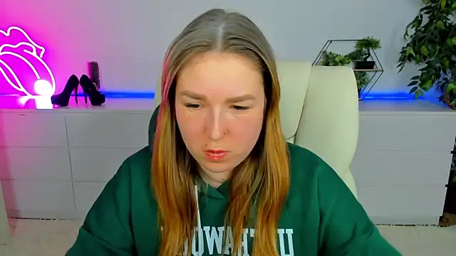 Sofii darling online show from February 19, 2026, 5:32 pm