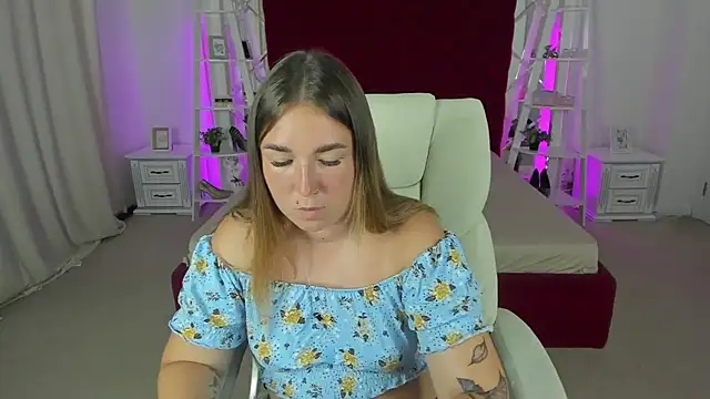 Snapshot of Sofii_darling chatting on July 9, 2026, 4:28 pm Sofii darling online show from July 9, 2026, 4:28 pm