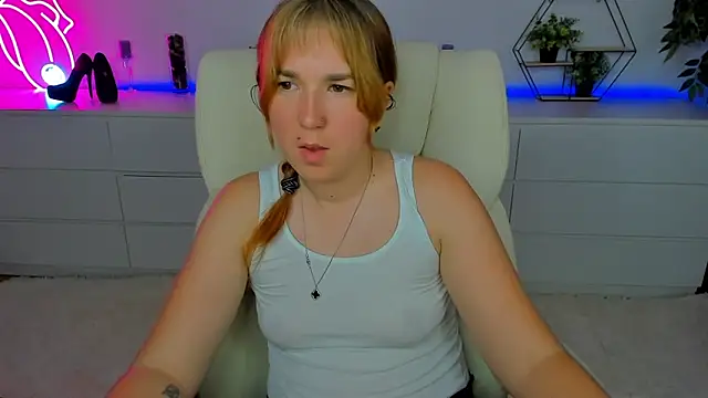 Snapshot of Sofii_darling chatting on October 7, 2025, 5:58 pm Sofii darling online show from October 7, 2025, 5:58 pm