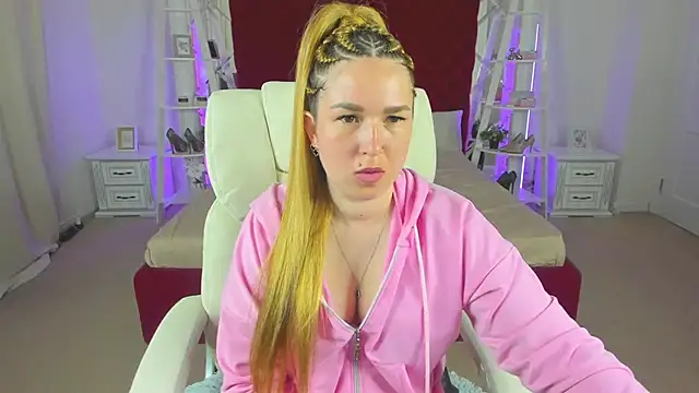 Snapshot of Sofii_darling chatting on March 30, 2026, 4:30 pm Sofii darling online show from March 30, 2026, 4:30 pm